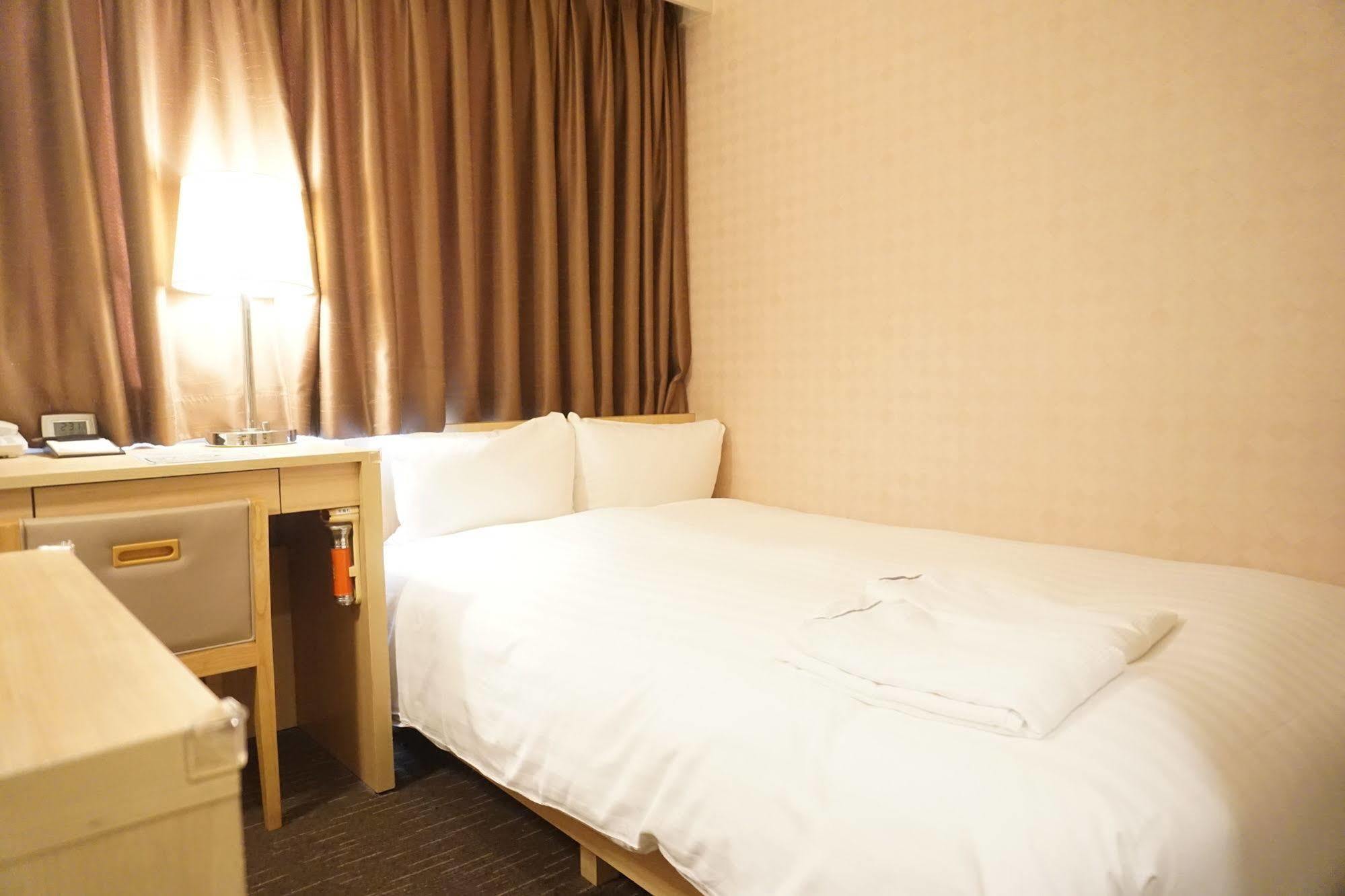Hotel Sunline Fukuoka Hakata Ekimae Экстерьер фото